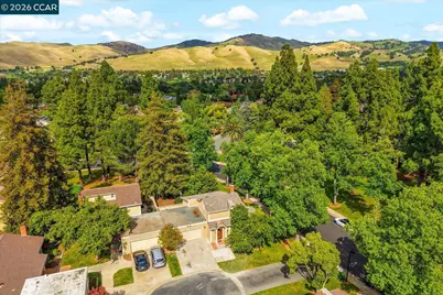 599 Mt Dell Dr, Clayton, CA 94517 - Photo 45