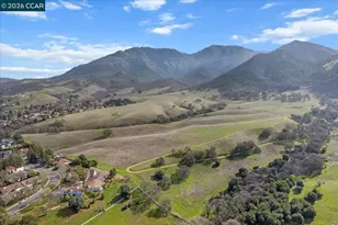 599 Mt Dell Dr, Clayton, CA 94517 - Photo 57
