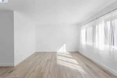 1387 Del Rio Cir #B, Concord, CA 94518 - Photo 5