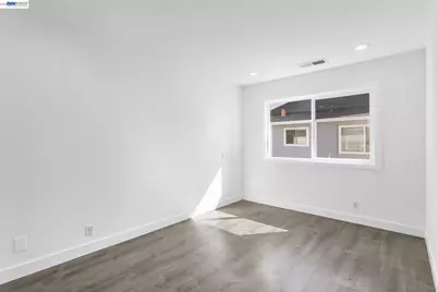 1387 Del Rio Cir #B, Concord, CA 94518 - Photo 13
