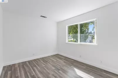 1387 Del Rio Cir #B, Concord, CA 94518 - Photo 17