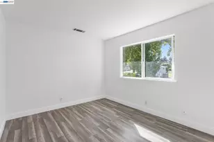 1387 Del Rio Cir, Concord, CA 94518 - Photo 17