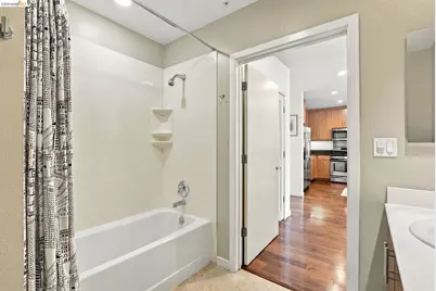 288 3rd St #408, Oakland, CA 94607 - Photo 25