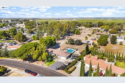 16259 Rancho Viejo Ct, Tracy, CA 95304 - Photo 37