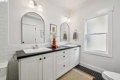 5933 Fremont St, Oakland, CA 94608 - Photo 43