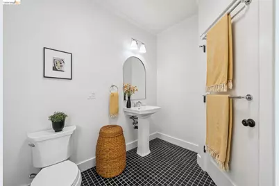 5933 Fremont St, Oakland, CA 94608 - Photo 35
