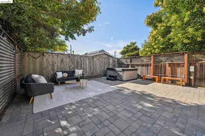 5933 Fremont St, Oakland, CA 94608 - Photo 47