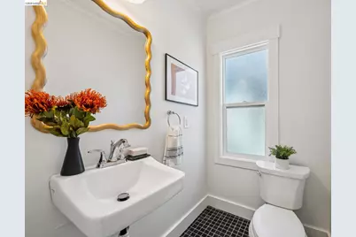 5933 Fremont St, Oakland, CA 94608 - Photo 13