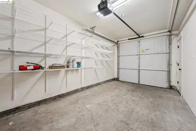 5933 Fremont St, Oakland, CA 94608 - Photo 37
