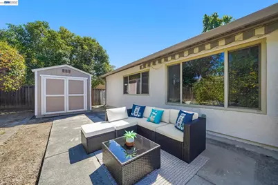 38660 Moore Dr, Fremont, CA 94536 - Photo 27