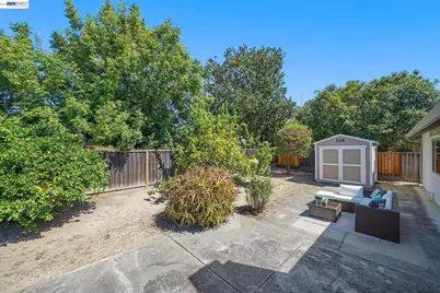 38660 Moore Dr, Fremont, CA 94536 - Photo 29