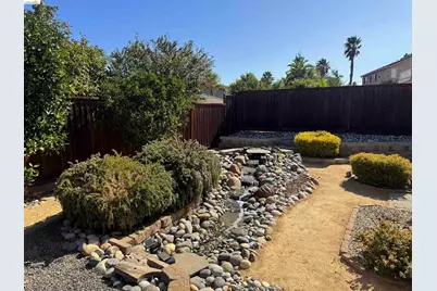 2385 Fieldgate Dr, Pittsburg, CA 94565 - Photo 5