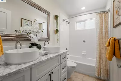 16081 Via Media, San Lorenzo, CA 94580 - Photo 13