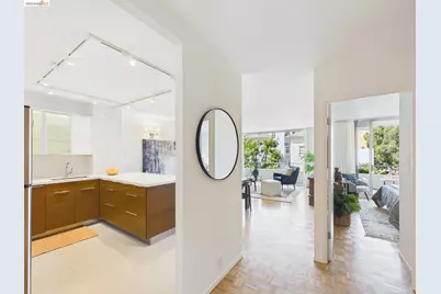 320 Lee St #303, Oakland, CA 94610 - Photo 3