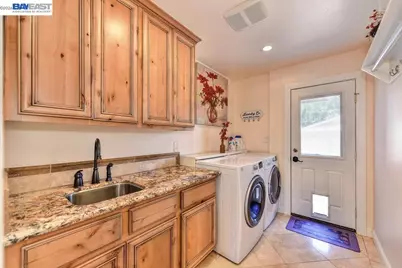 8545 Hilton Way, Fair Oaks, CA 95628 - Photo 9