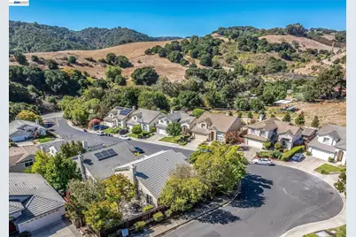 8039 Canyon Creek Cir, Pleasanton, CA 94588 - Photo 47
