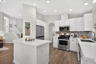 8039 Canyon Creek Cir, Pleasanton, CA 94588 - Photo 13