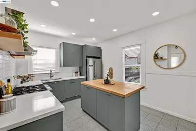 1919 48th Ave, Oakland, CA 94601 - Photo 11