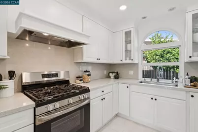 939 Mountain View Dr, Lafayette, CA 94549 - Photo 9