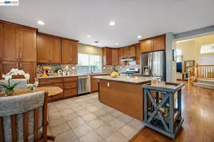 15100 Shining Star Ln, San Leandro, CA 94579 - Photo 11