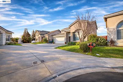 15100 Shining Star Ln, San Leandro, CA 94579 - Photo 3