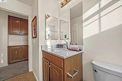 15100 Shining Star Ln, San Leandro, CA 94579 - Photo 29