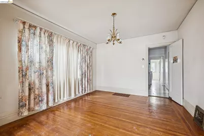 5621 Roberts Ave, Oakland, CA 94605 - Photo 3