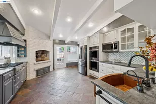 6427 Ascot Dr, Oakland, CA 94611 - Photo 5