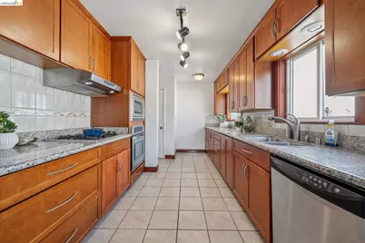 5709 Walnut Street, Oakland, CA 94605 - Photo 7