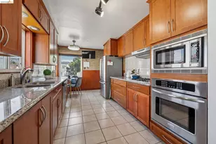 5709 Walnut St, Oakland, CA 94605 - Photo 5