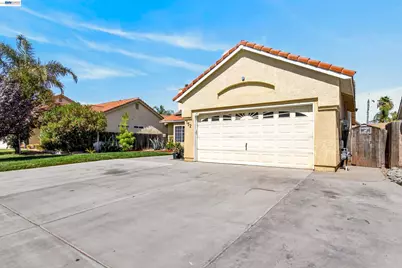 152 Chardonnay Street, Los Banos, CA 93635 - Photo 3