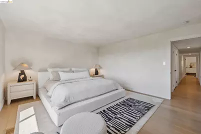 10592 Englewood Dr, Oakland, CA 94605 - Photo 33