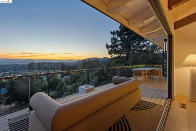 10592 Englewood Dr, Oakland, CA 94605 - Photo 67