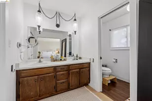 10592 Englewood Dr, Oakland, CA 94605 - Photo 35