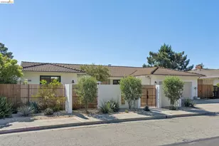 10592 Englewood Dr, Oakland, CA 94605 - Photo 3