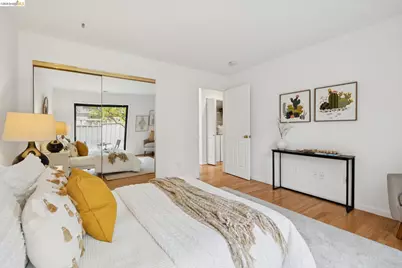 557 Hiller Dr, Oakland, CA 94618 - Photo 49