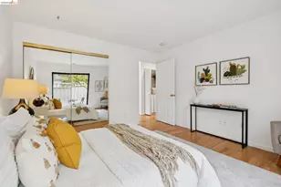 557 Hiller Dr, Oakland, CA 94618 - Photo 49