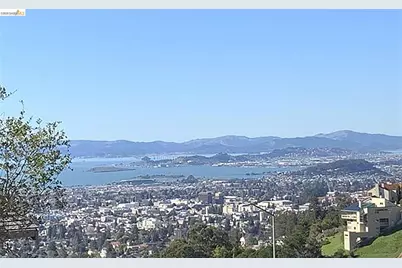557 Hiller Dr, Oakland, CA 94618 - Photo 21