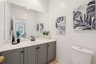 557 Hiller Dr, Oakland, CA 94618 - Photo 39