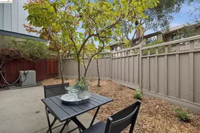 557 Hiller Dr, Oakland, CA 94618 - Photo 57