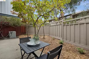 557 Hiller Dr, Oakland, CA 94618 - Photo 57