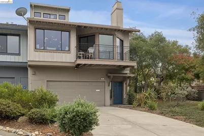 557 Hiller Dr, Oakland, CA 94618 - Photo 3