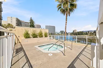1 Lakeside Dr #607, Oakland, CA 94612 - Photo 33