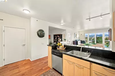 1 Lakeside Dr #607, Oakland, CA 94612 - Photo 11