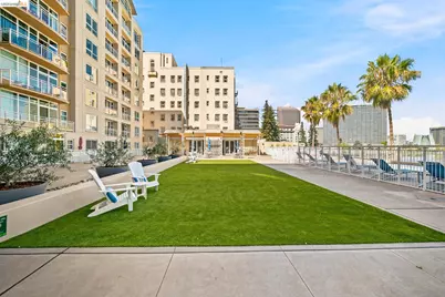 1 Lakeside Dr #607, Oakland, CA 94612 - Photo 31