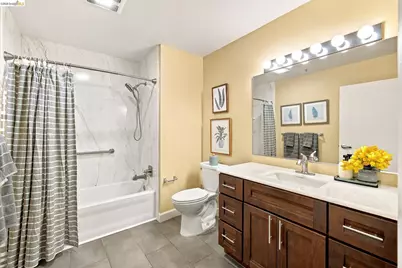 1 Lakeside Dr #607, Oakland, CA 94612 - Photo 19