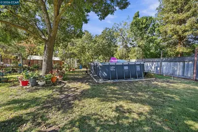 1211 Orange St, Concord, CA 94518 - Photo 21