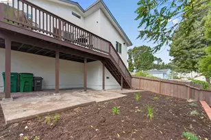 7924 Greenly Dr, Oakland, CA 94605 - Photo 37