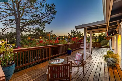341 Paloma Ct, Martinez, CA 94553 - Photo 53