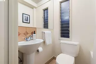 6760 Moore Dr, Oakland, CA 94611 - Photo 27